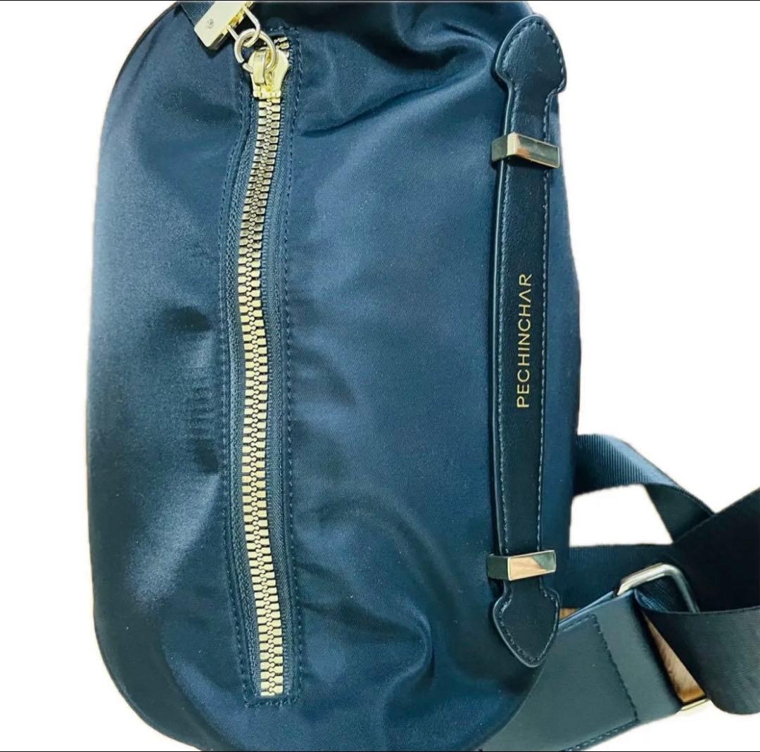 ペシンシャ メタルファスナー ショルダーバッグ ボディバッグ　ナイロン