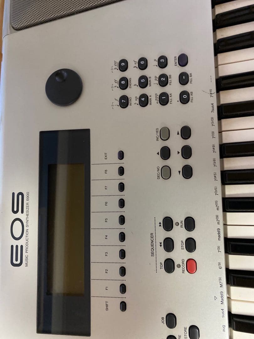 Yamaha EOS B900シンセサイザーとMIDIコレクション