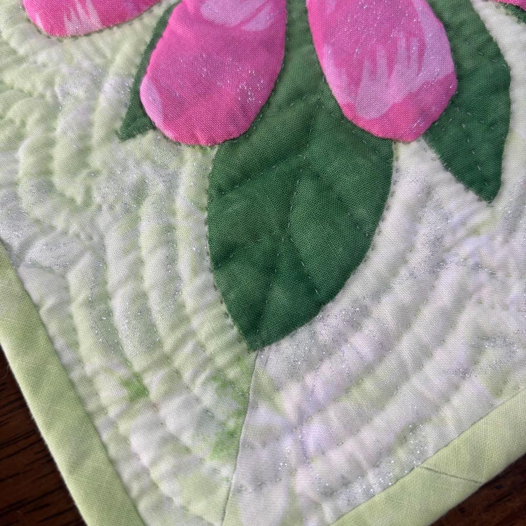 完成品　ハワイアンキルト　ティアレ　タペストリー 約81cm 送料込み 匿名配送