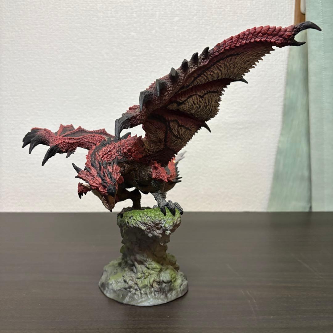 開封品 カプコンフィギュアビルダー クリエイターズモデル リオレウス【復刻版】