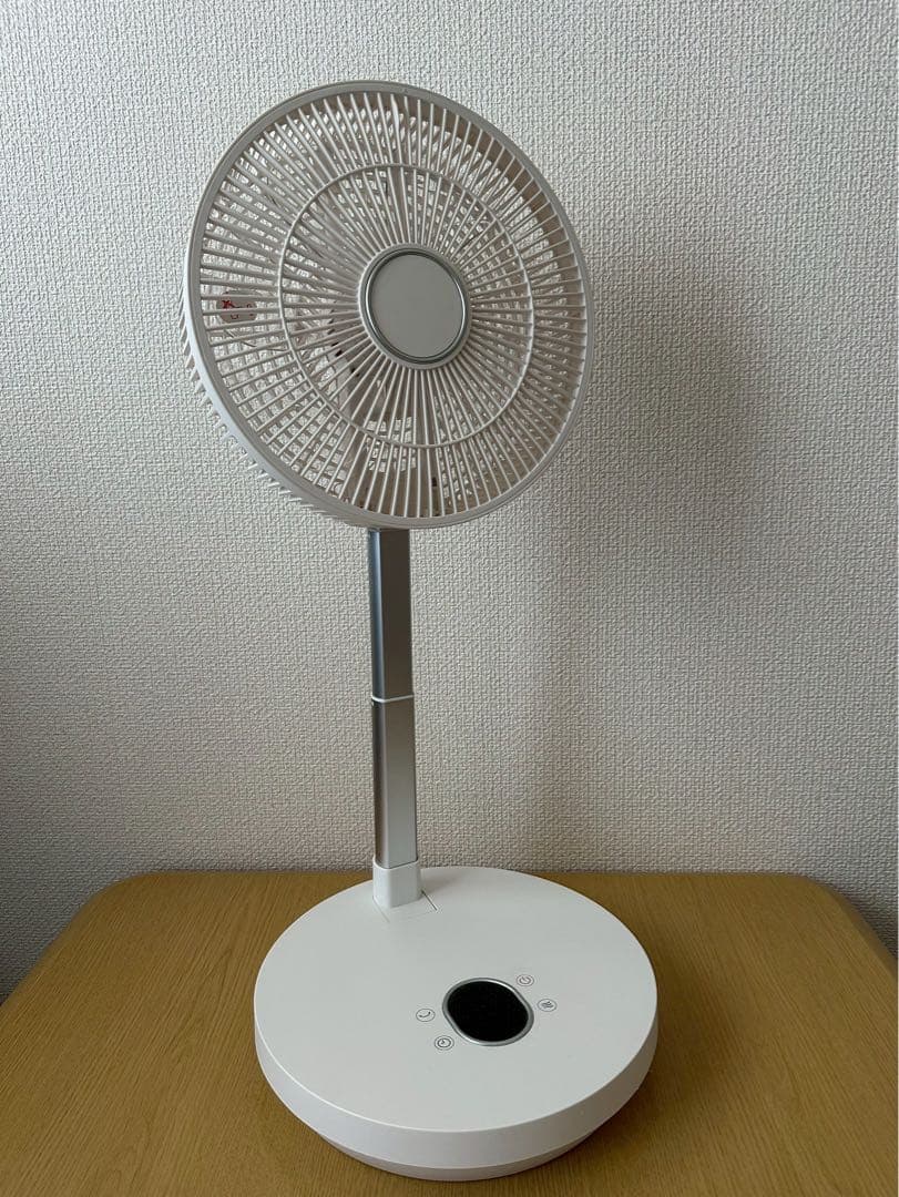 ニトリ　DCコードレス充電式　コンパクト収納扇風機