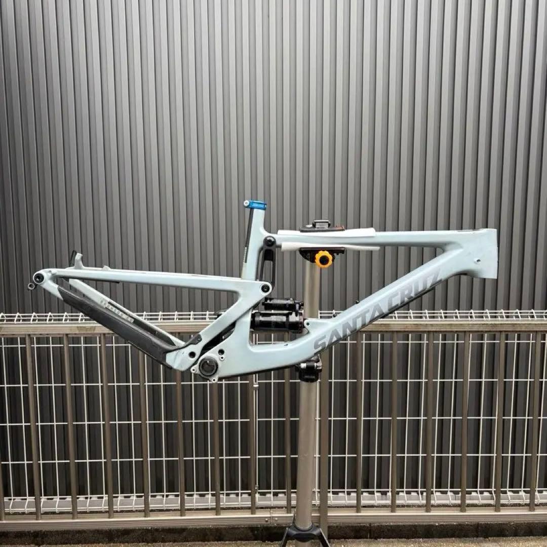 Santa Cruz BRONSON CC 2019モデル　フレーム