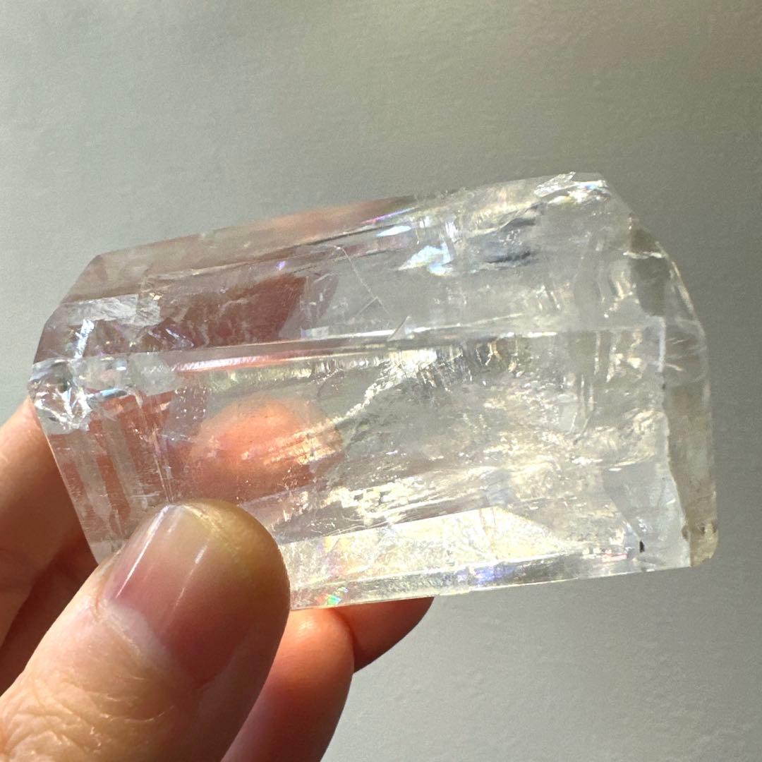 カルサイト　高品質　虹　プリズムレインボー　125.8g フリーフォーム