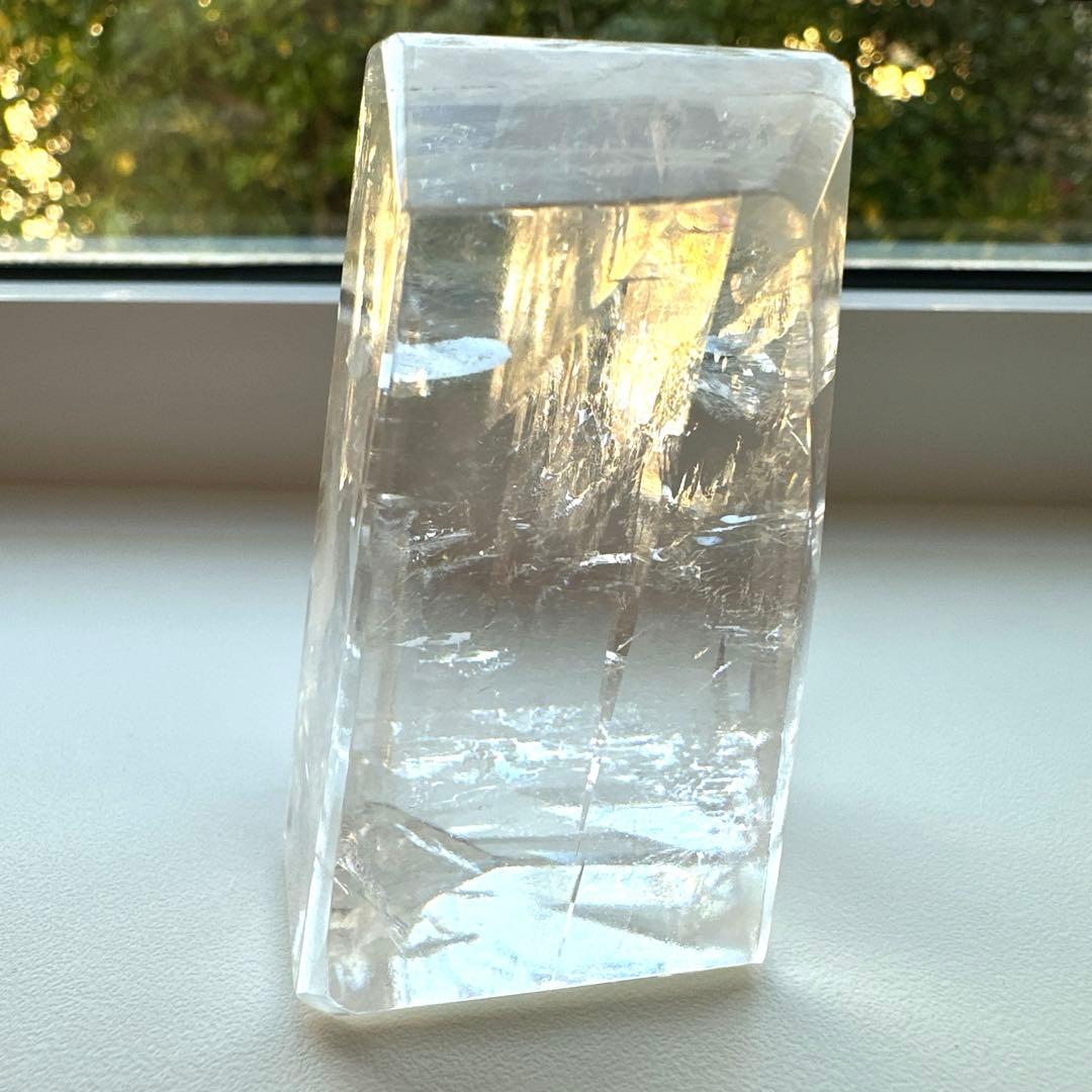 カルサイト　高品質　虹　プリズムレインボー　125.8g フリーフォーム