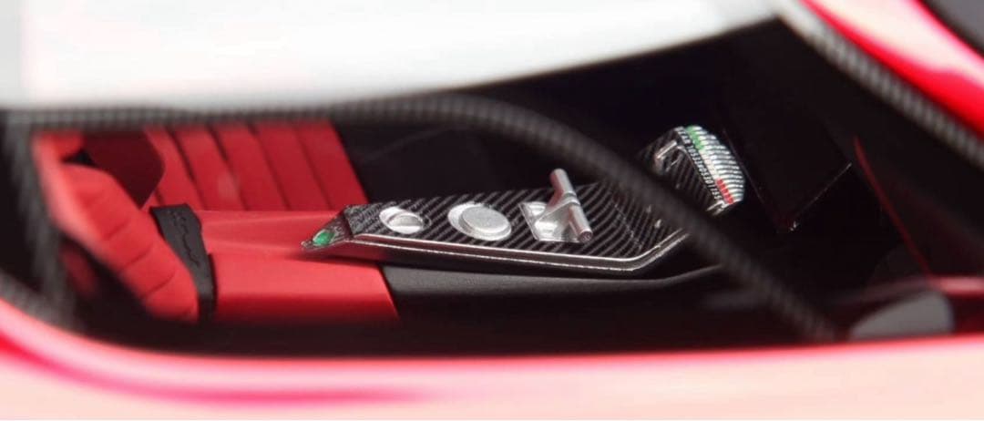 新品希少 BBR 1/18 アルファ ロメオ 33 Stradale ミニカー