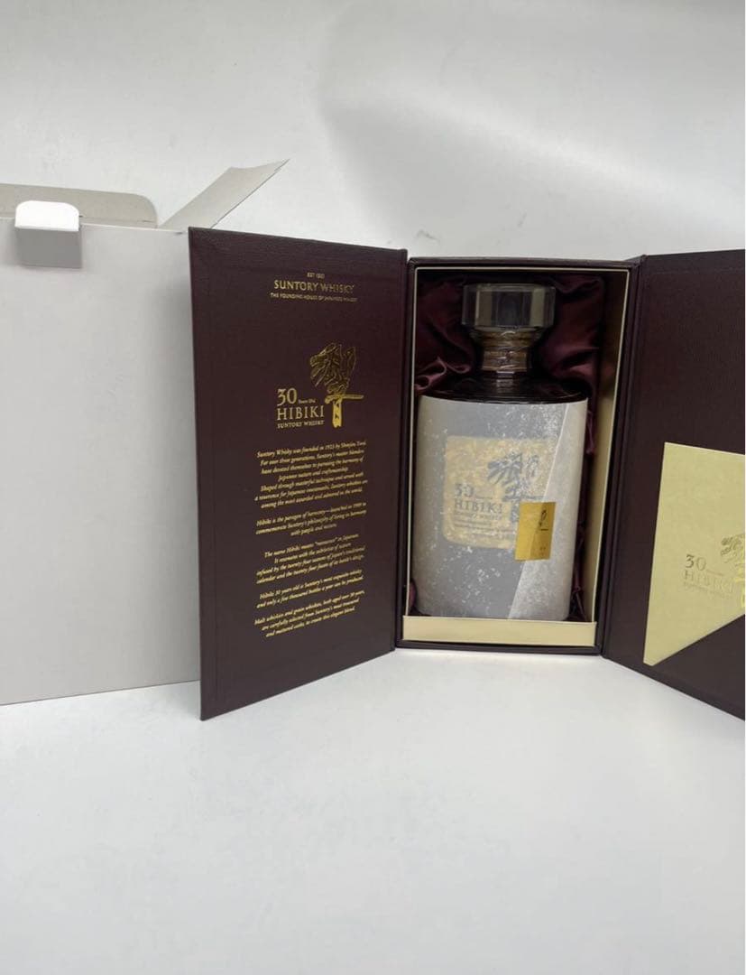 【値下げ中】サントリー　響30年　新品未開栓