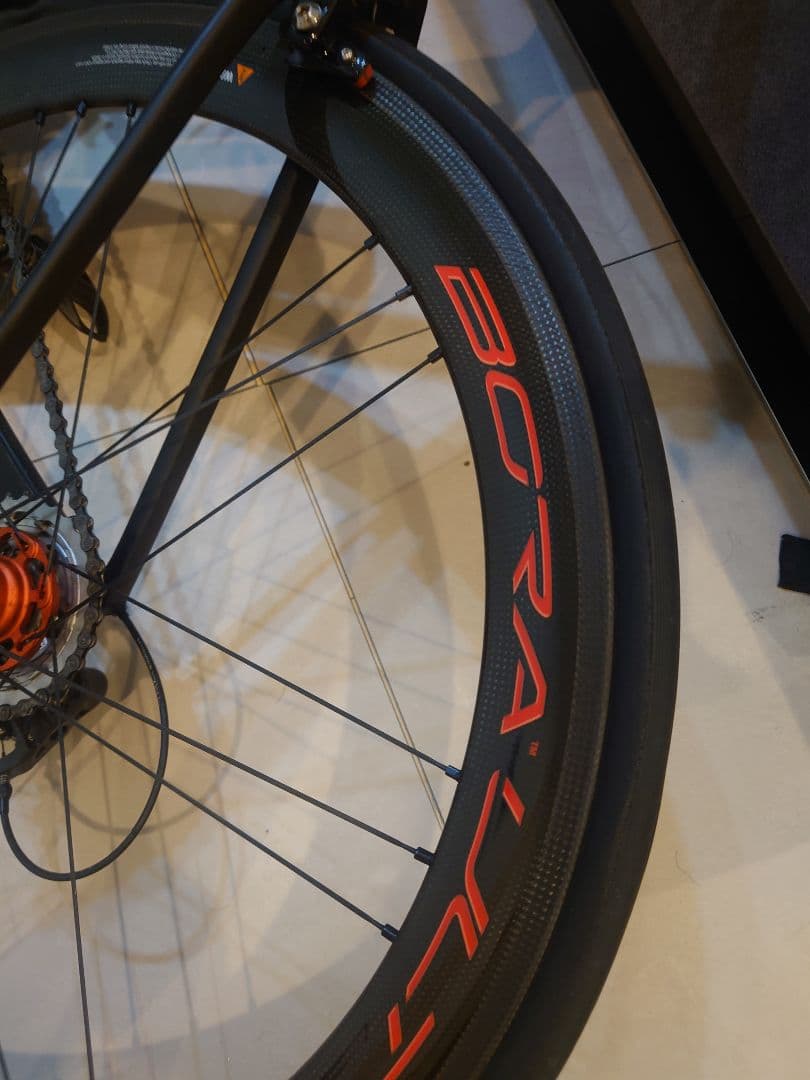 カンパニョーロ BORA ULTRA 50　レッドフランジ