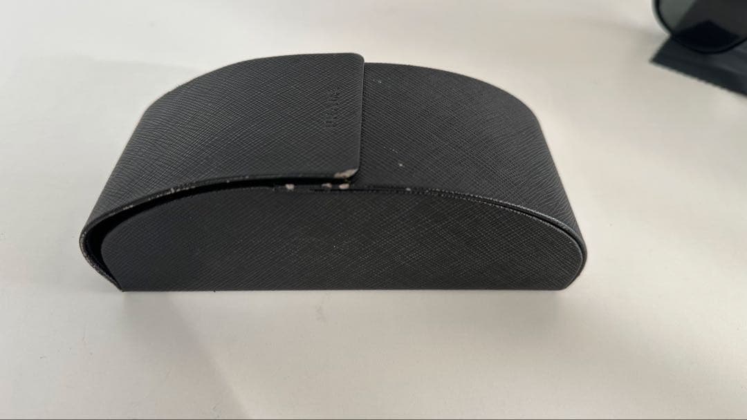 Prada ブラック サングラス