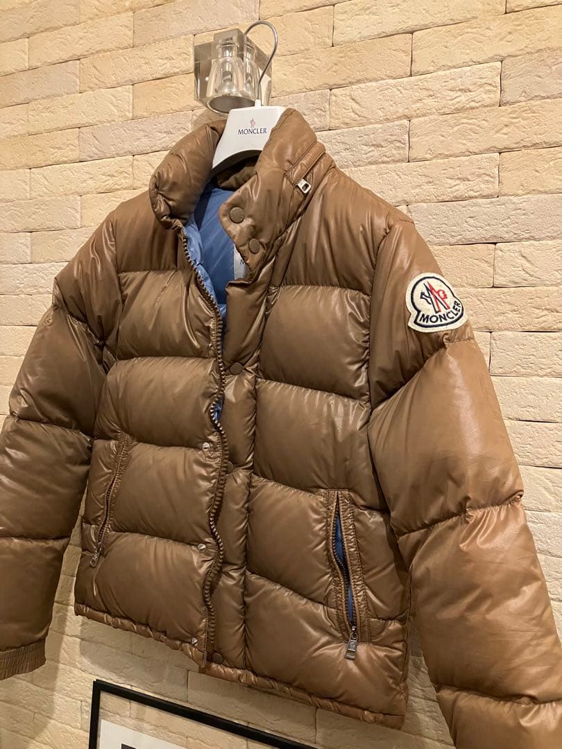 Moncler ダウンジャケット