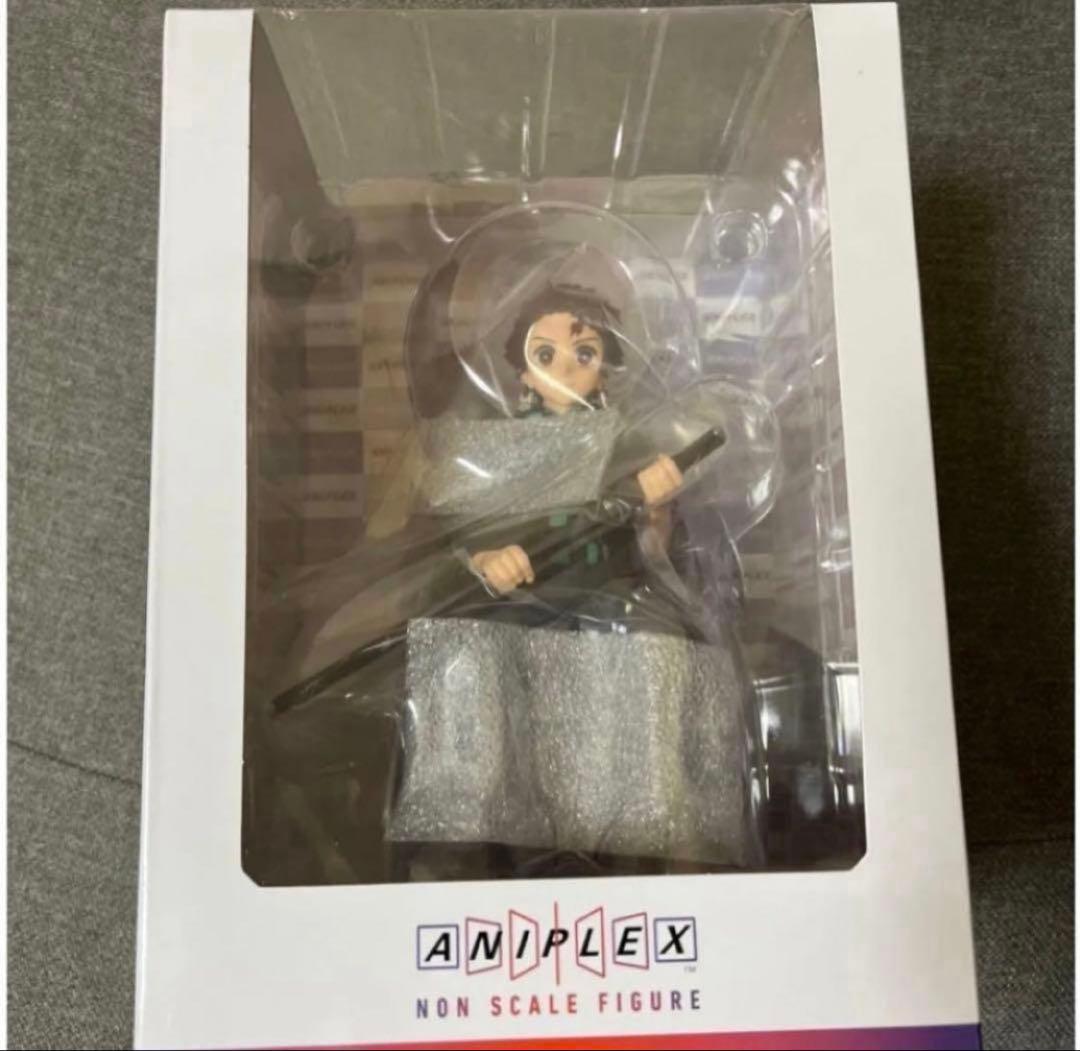 新品未開封　鬼滅の刃　ノンスケールフィギュア　アニプレックス　竈門炭治郎