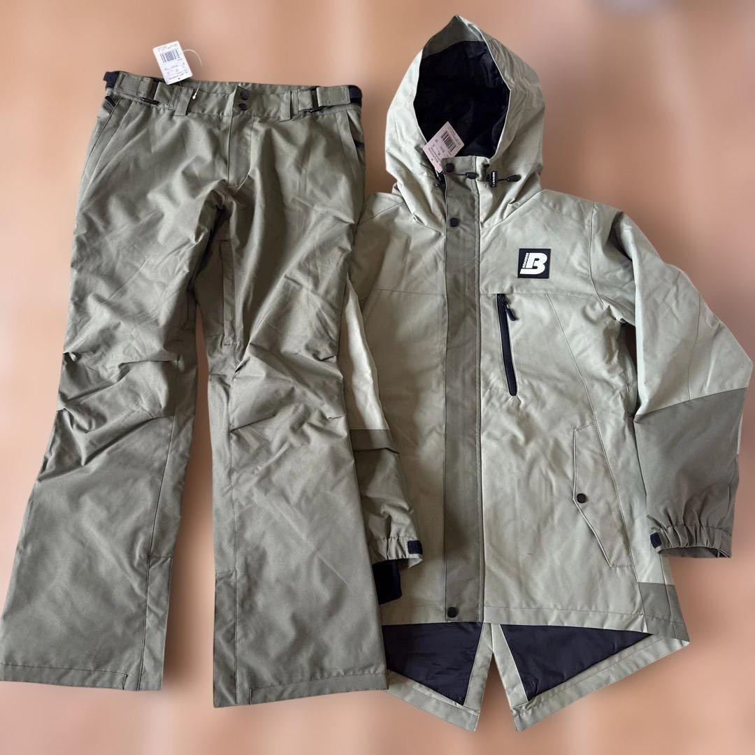 ＢＯＡＲＤＥＥ] スノボウェア レディース 上下セット