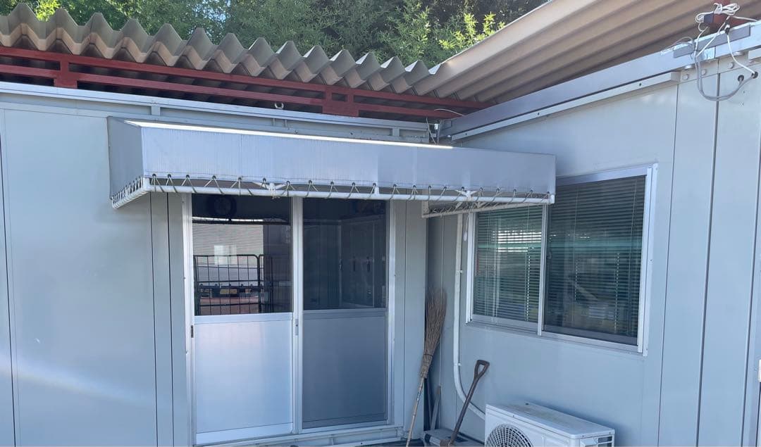 プレハブ　仮設　軒先テント