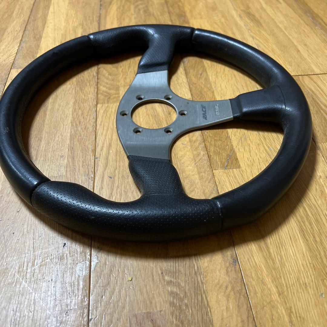 【値下げ】MOMO RACE ステアリング 本体　35φ？