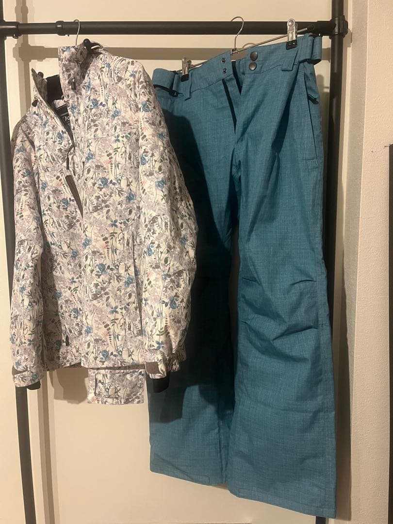 スキーウェア　上下　レディース