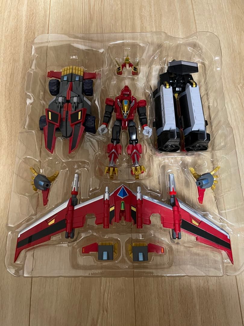 The合体 DX カイゼルグリッドナイト ダイナゼノン ゴルドバーン