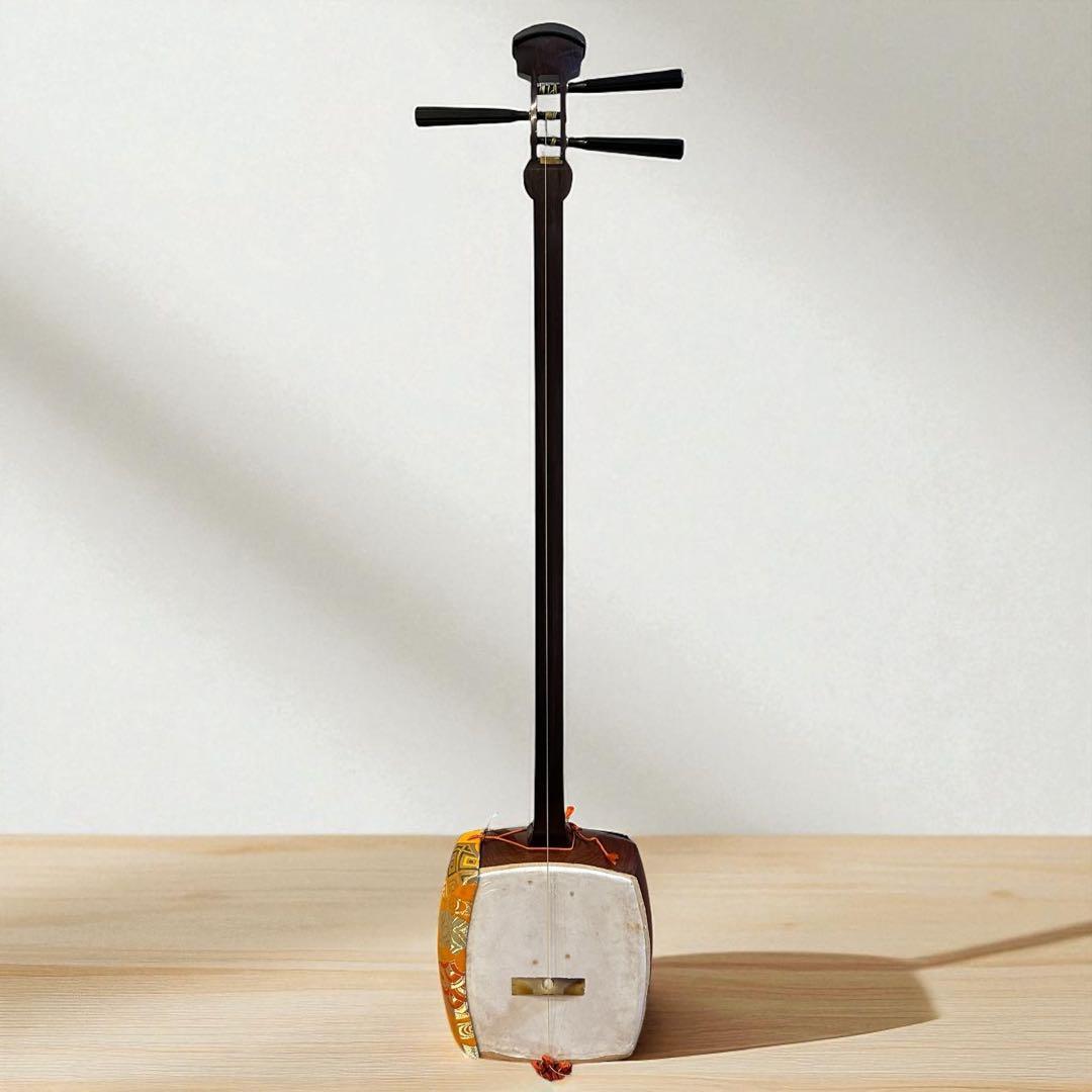 稀少✨ハードケース付き❣️紅木棹 猫皮張り 中棹 地唄三味線 三味線 三つ折り棹