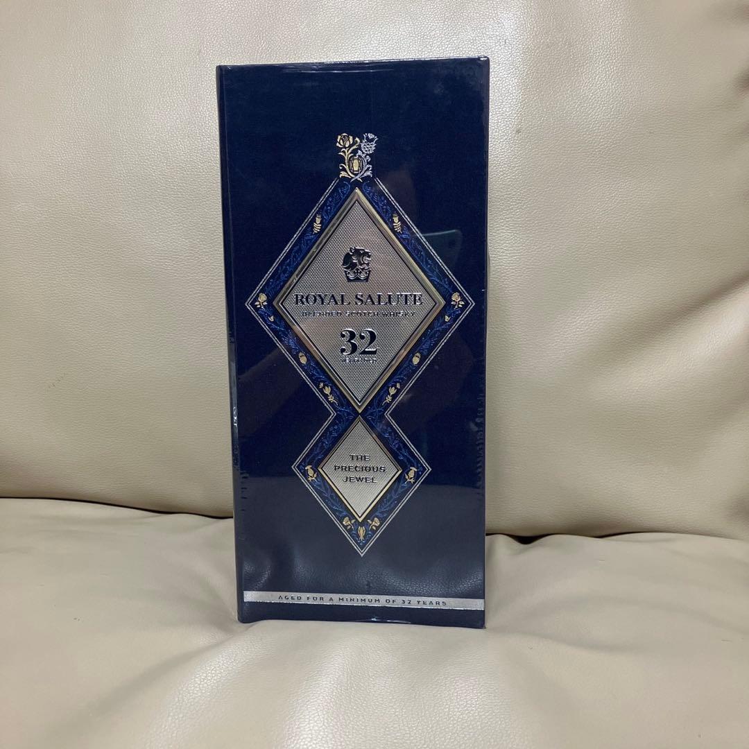 シーバスリーガル ロイヤルサルート 32年 40度 500ml