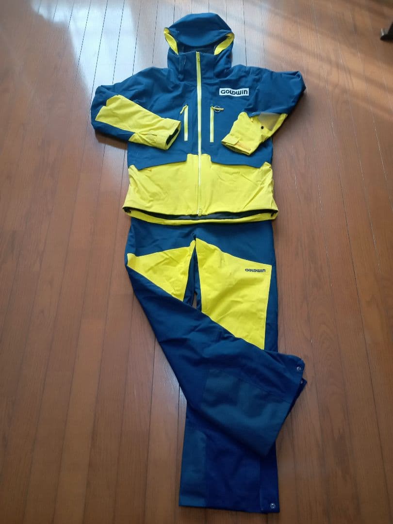限定品　Goldwinスキーウェア