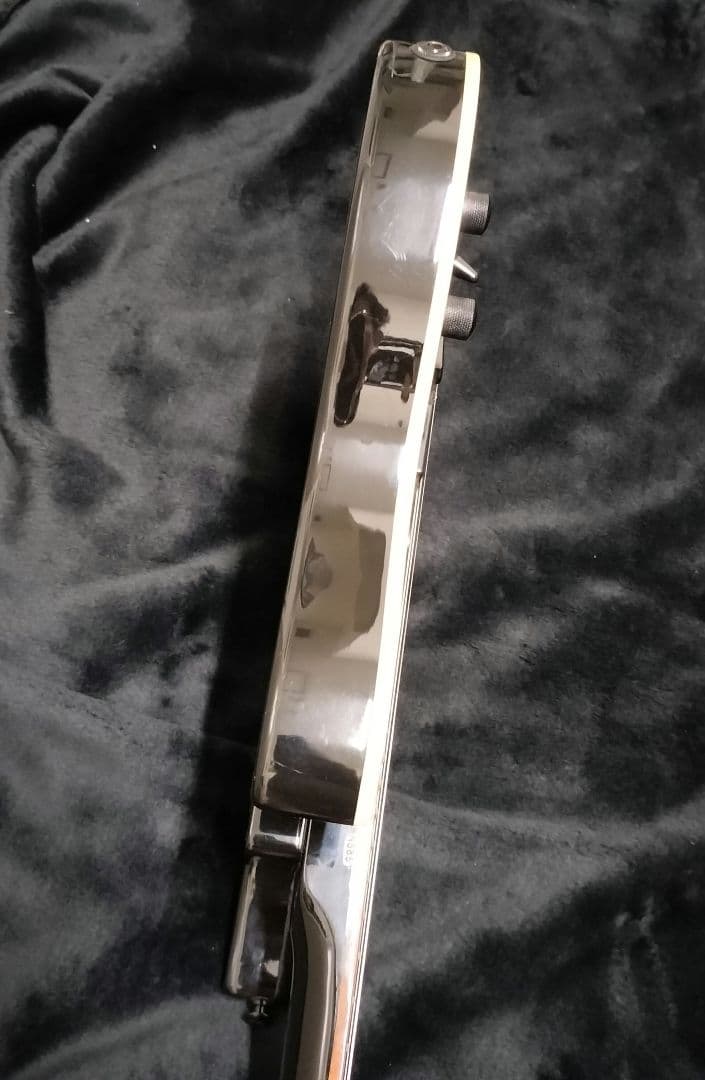 ヘッドレスギター　コピーモデル