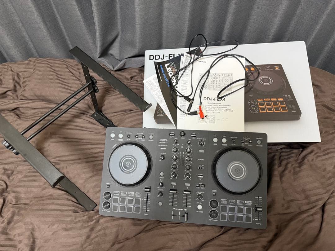 Pioneer DDJ-FLX4 コントローラー