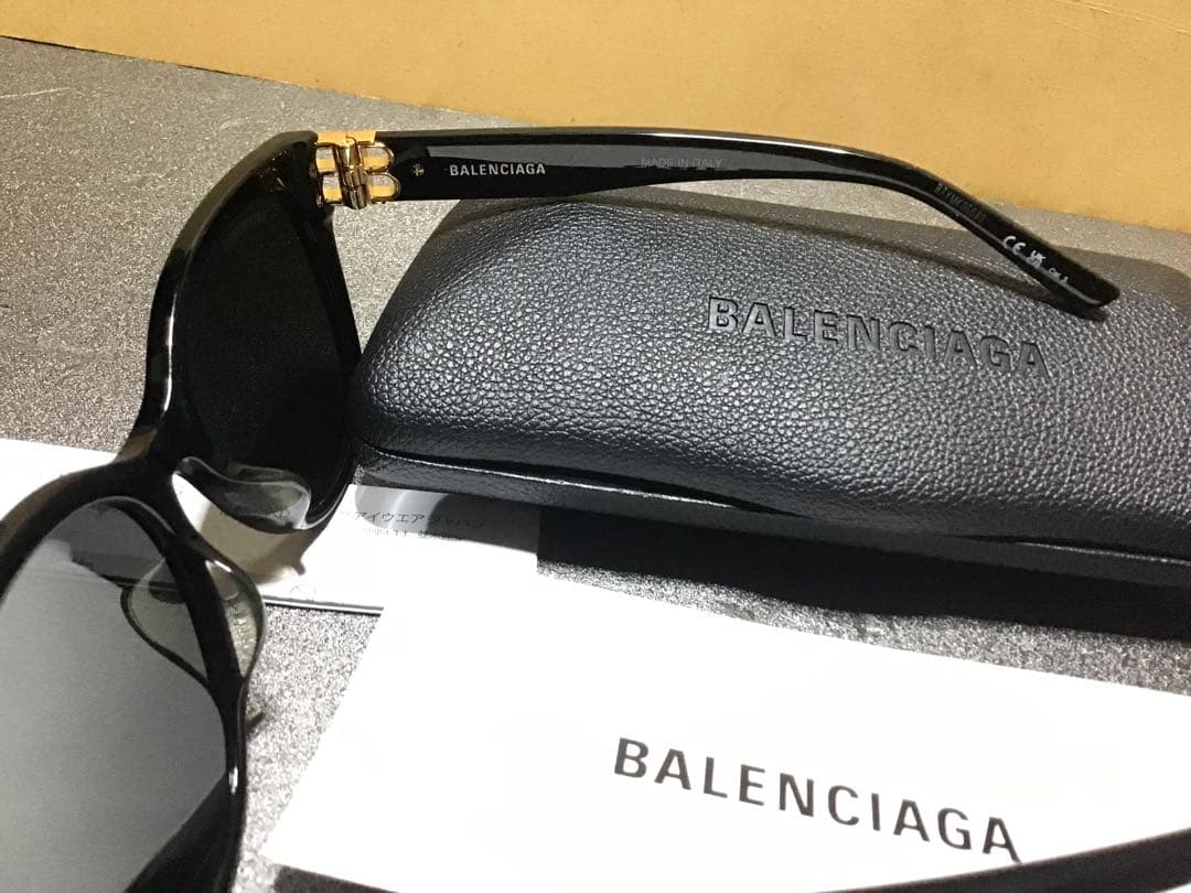 BALENCIAGA ブラック サングラス