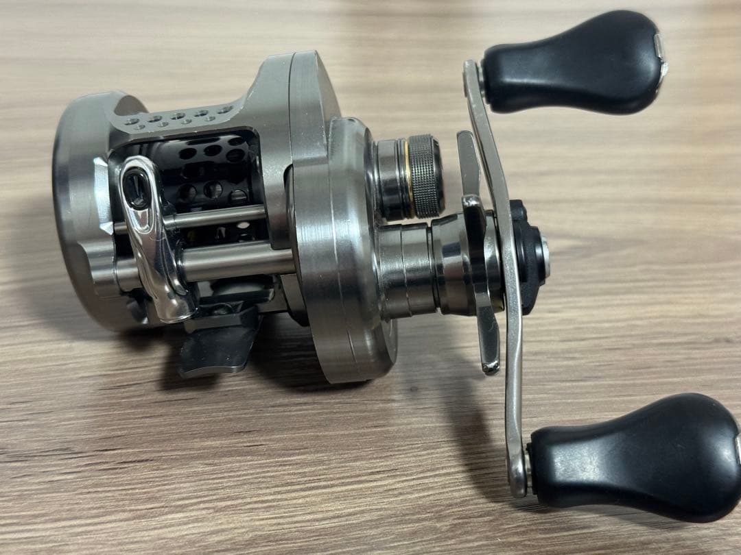 シマノ 17 カルカッタコンクエスト BFS HG 左ハンドル