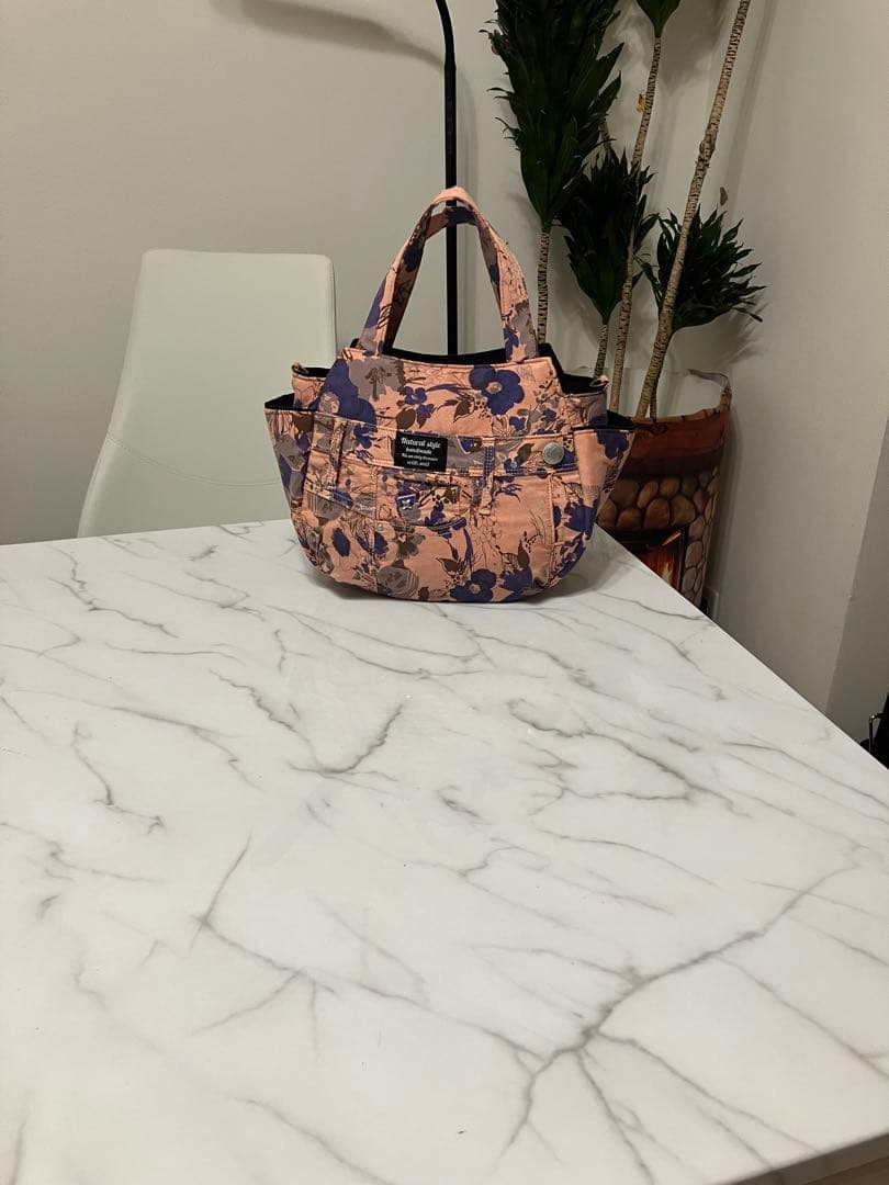 830 アッコちゃん大きめ　英字デニムリメイクバック　ハンドメイド　2点