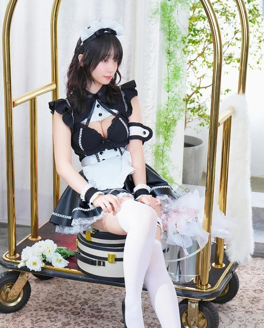 新品タグ付き　マリームーン ロココノワールレザーメイド　スカートタイプ