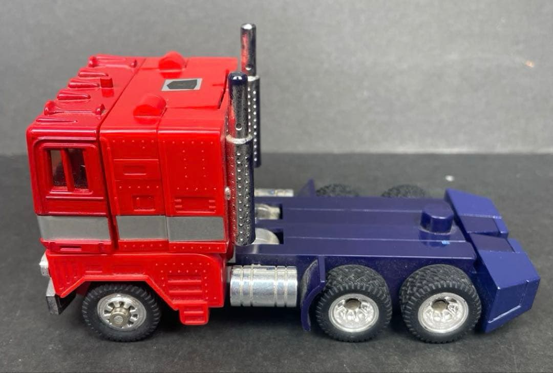 旧タカラ　トランスフォーマー　サイバトロン 総司令官　コンボイ　開封品