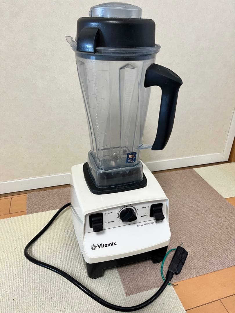 Vitamix バイタミックス　TNC5200 VMO111 中古品　レシピ本付