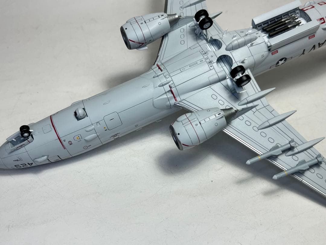 アカデミー　1/144 P-8A 対潜哨戒機　（完成品）