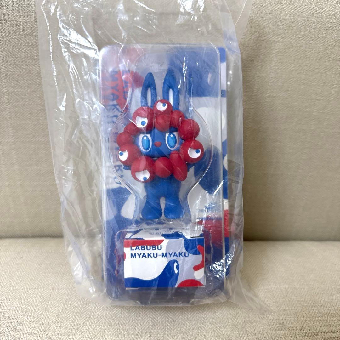 万博　ミャクミャク　ラブブコラボフィギュア　新品未開封