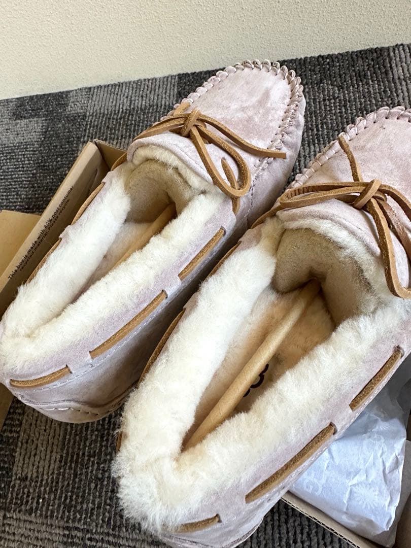 UGG ベージュ スエード モカシン