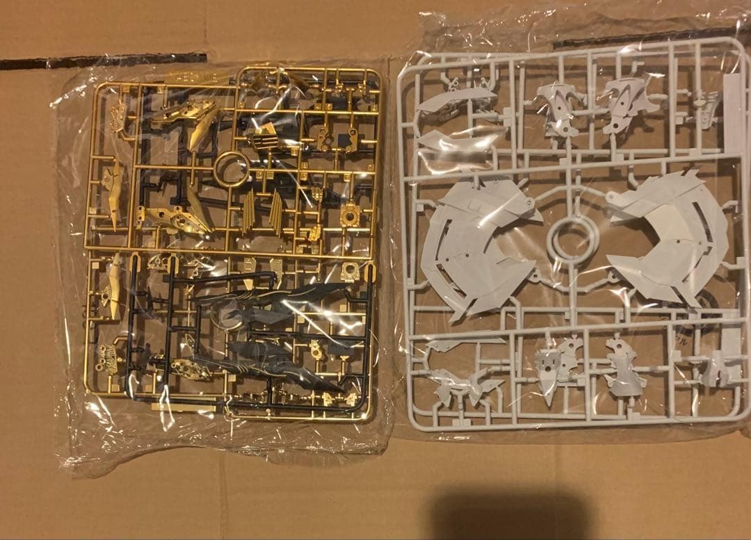 1/100 ガンダムアストレイゴールドフレーム天ハナ 海外製プラモデル