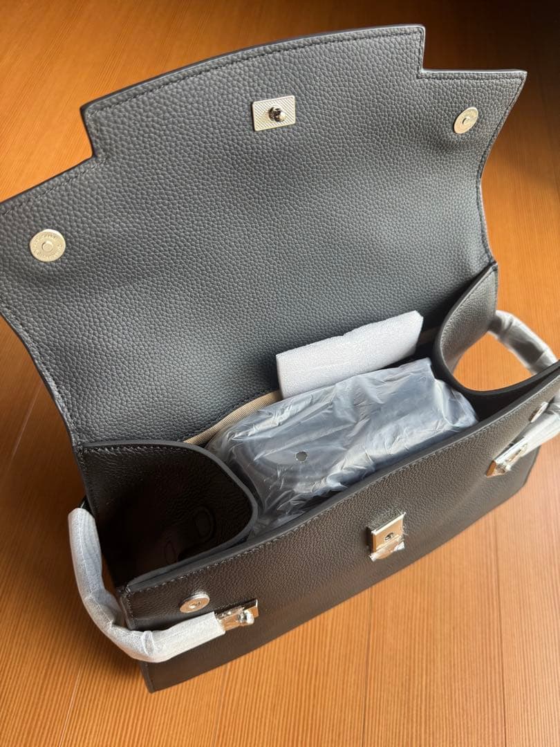 レザーハンドバッグ