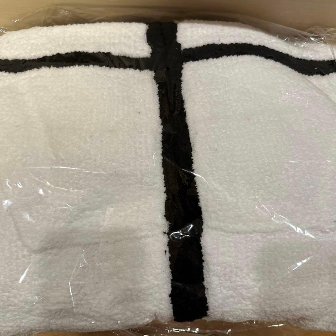 【新品未開封】FLUFFY ZIP HOOD SET UP / WH