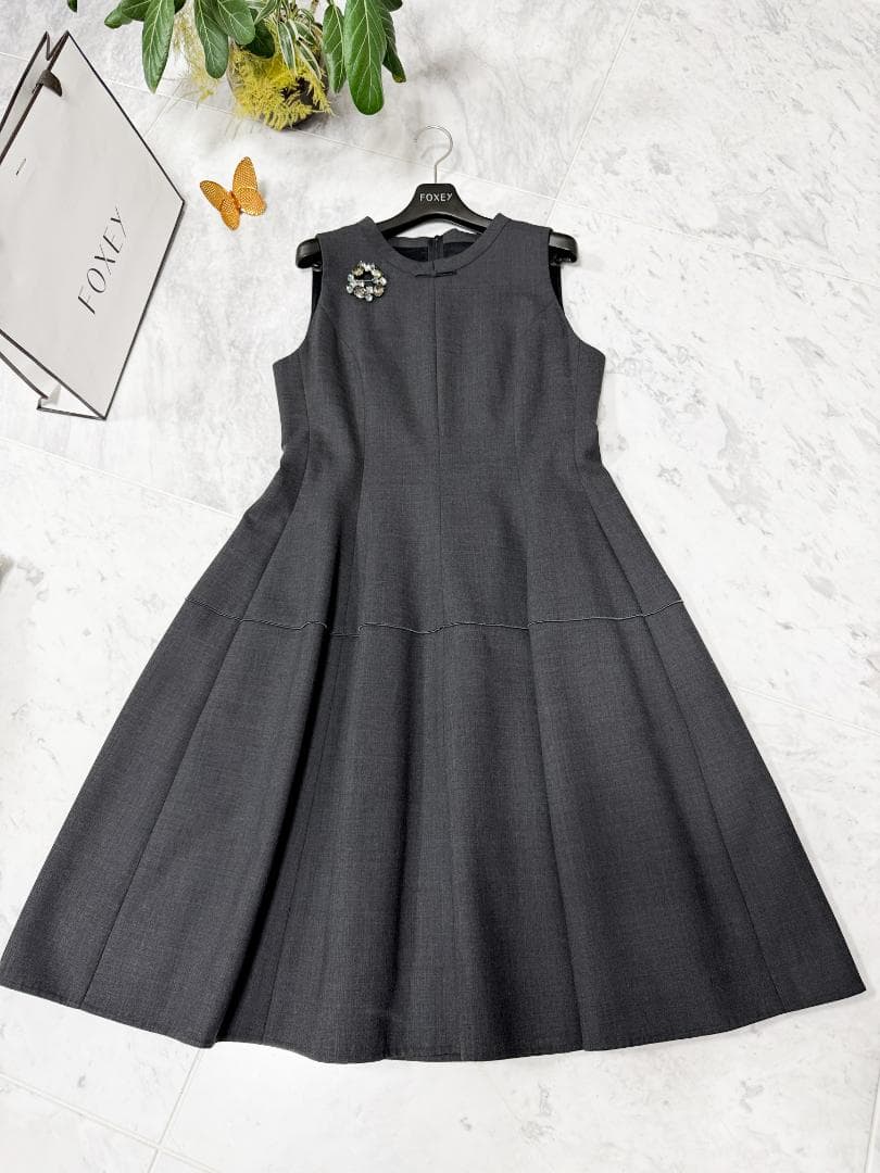 美品★FOXEYフォクシー ウール胸元リボンチャコールグレーワンピース希少42