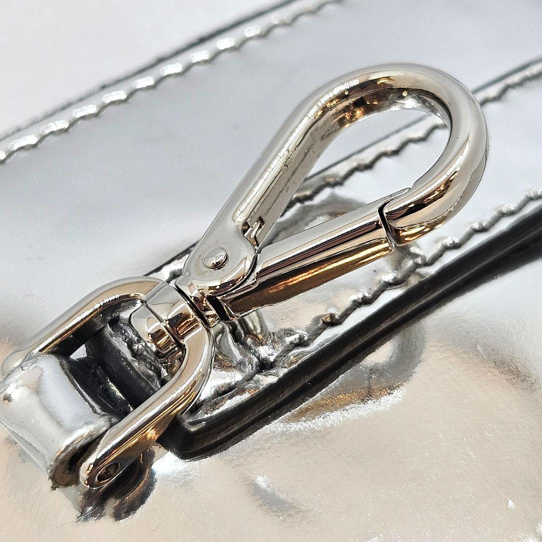 PRADA プラダ キーホルダー チャーム ケース シルバーカラー