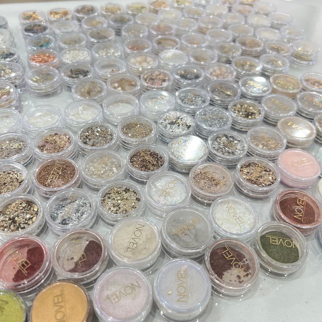 NOVEL ネイルパーツ　ラメグリッター　ミラーパウダー150点セット！！