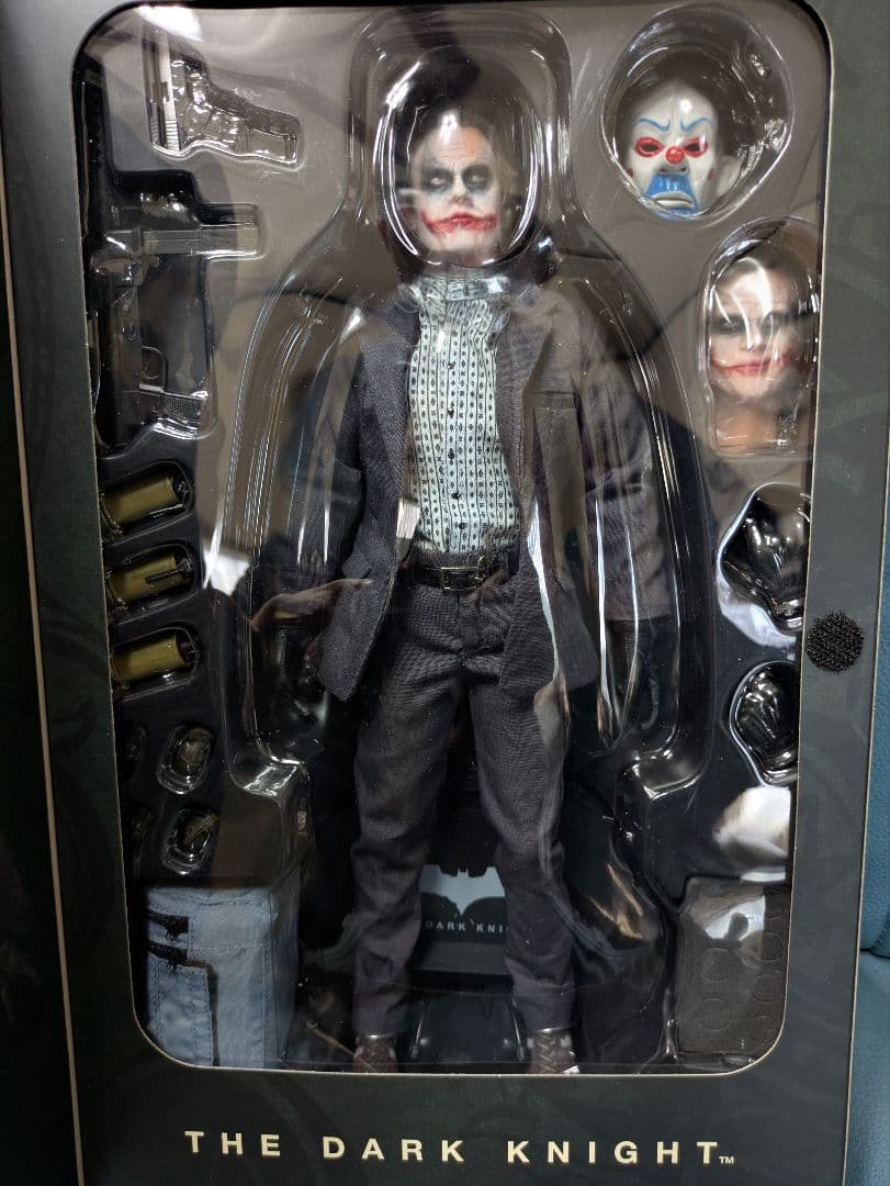 ホットトイズ ムービー・マスターピース ダークナイト ジョーカー（銀行強盗版）