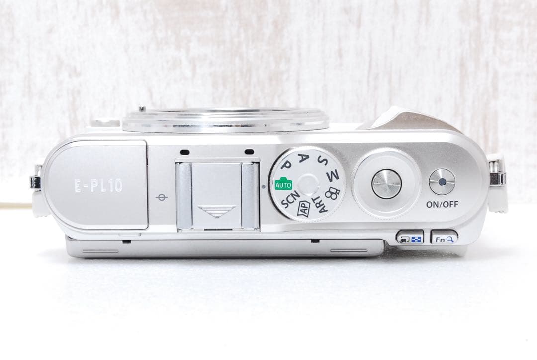 ❤️美品❤️箱付❤️ショット数僅か❤️ OLYMPUS E-PL10 ダブルレンズ