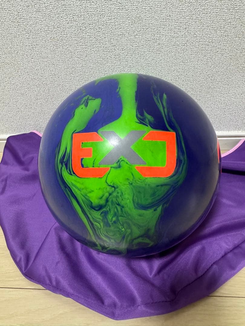 EXJ VENOM MOTIV ボウリングボール