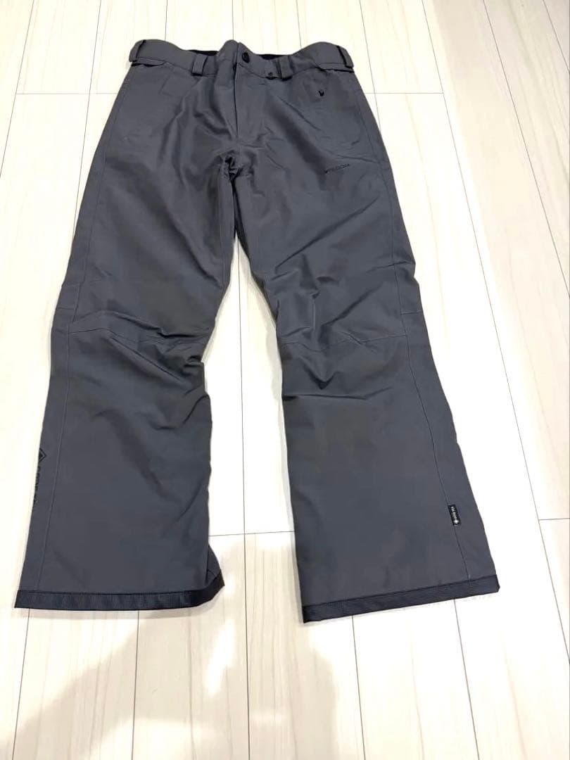 VOLCOMウェア上下セット　Ｌサイズ