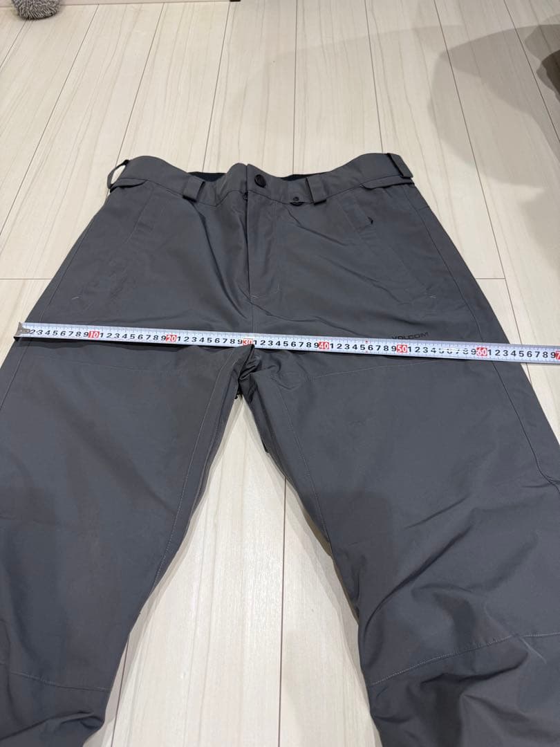 VOLCOMウェア上下セット　Ｌサイズ