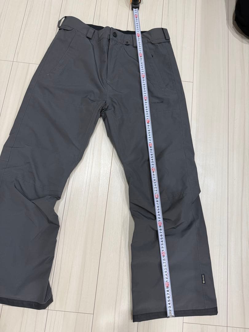 VOLCOMウェア上下セット　Ｌサイズ