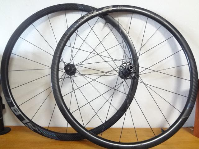 GIANT SLR1 DISC 30㎜ カーボン ホイール シマノ