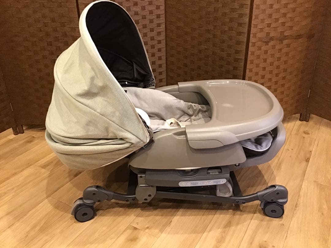 コンビ　ネムリラオートスィングBEDiおやすみドーム