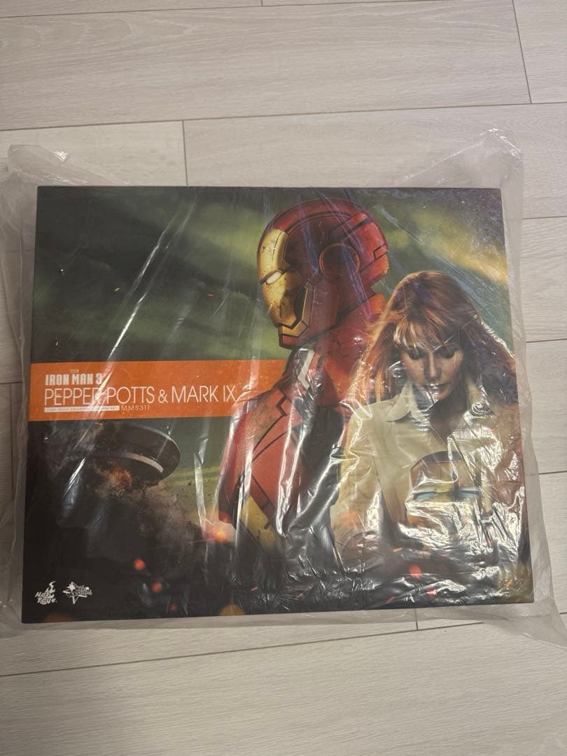 新品未開封　アイアンマン　マーク9 & ペッパーポッツ