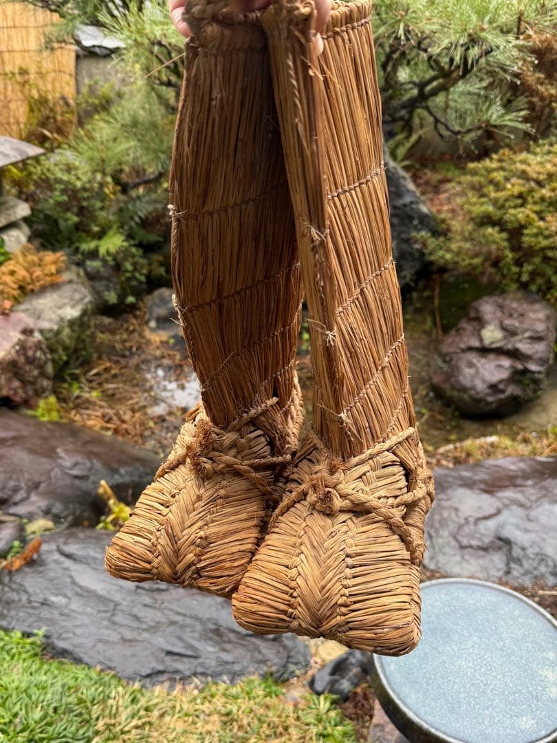 民芸品　民藝　わらぐつ　伝統的な藁製草履　冬　長靴