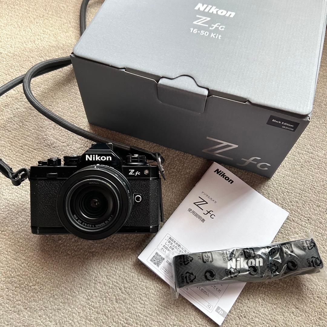 Nikon Z fc 16-50mmレンズキット　　　　　底部に割れあり